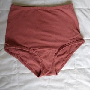 ARQ Medium High Rise Undies